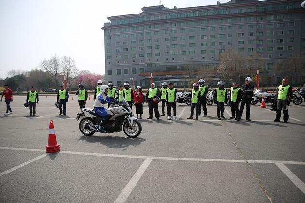 体验本田摩托车安全驾驶培训更安全的享受骑行